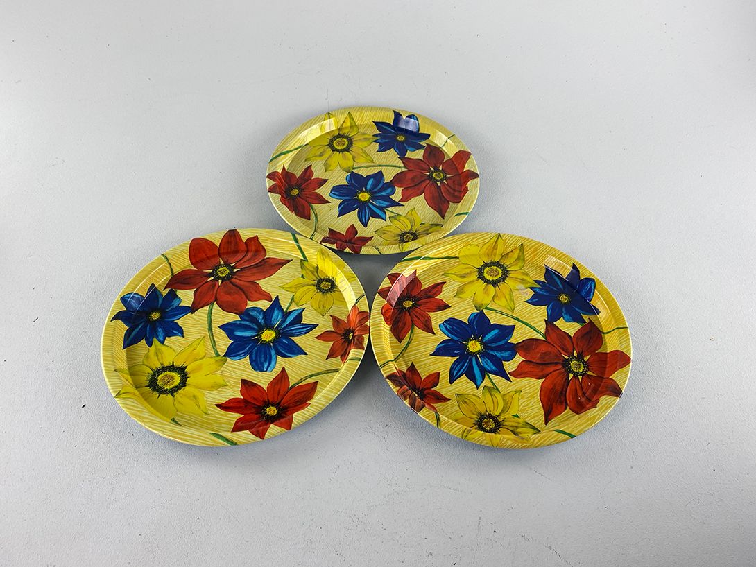 Foto Yellow Flowered Plate
