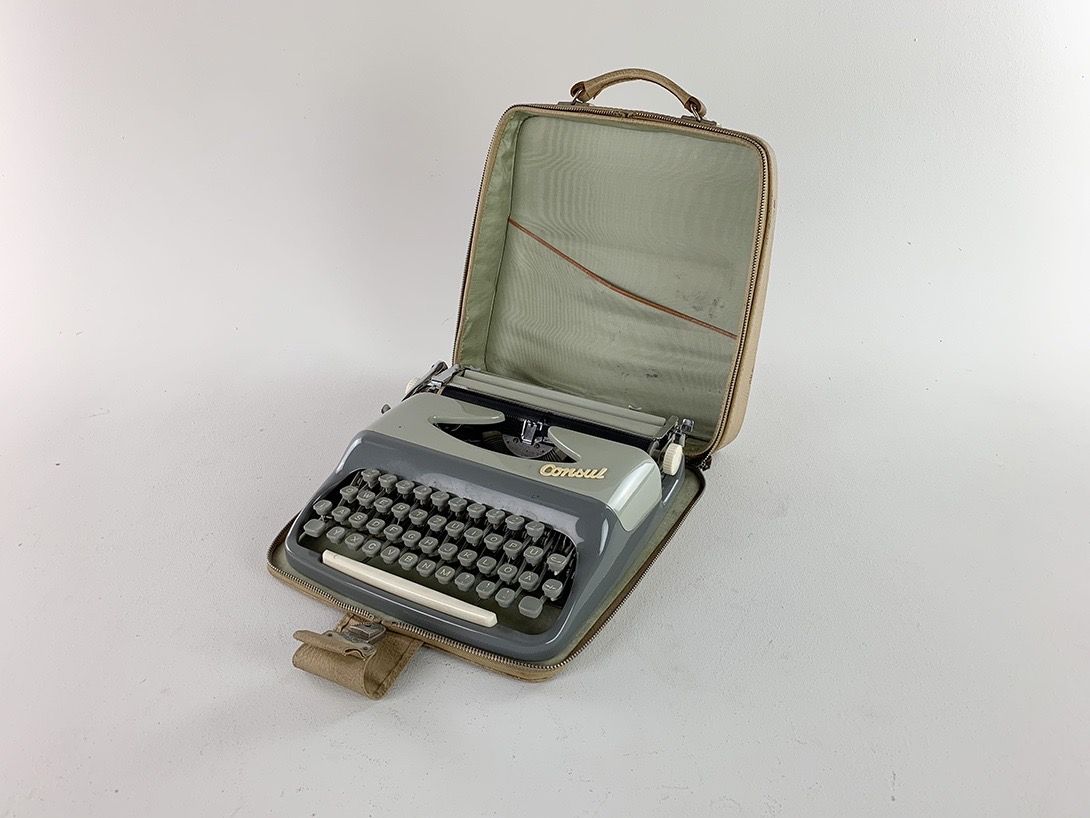 Foto Consul Suitcase Typewriter