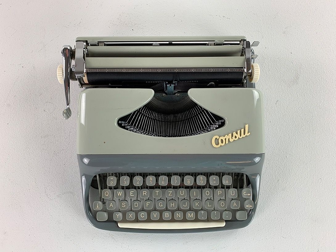 Foto Consul Suitcase Typewriter