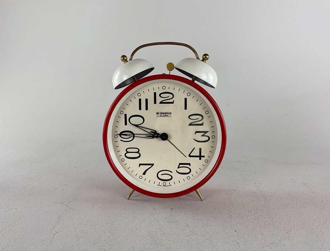 Foto Big Red Alarm Clock West Germany h28