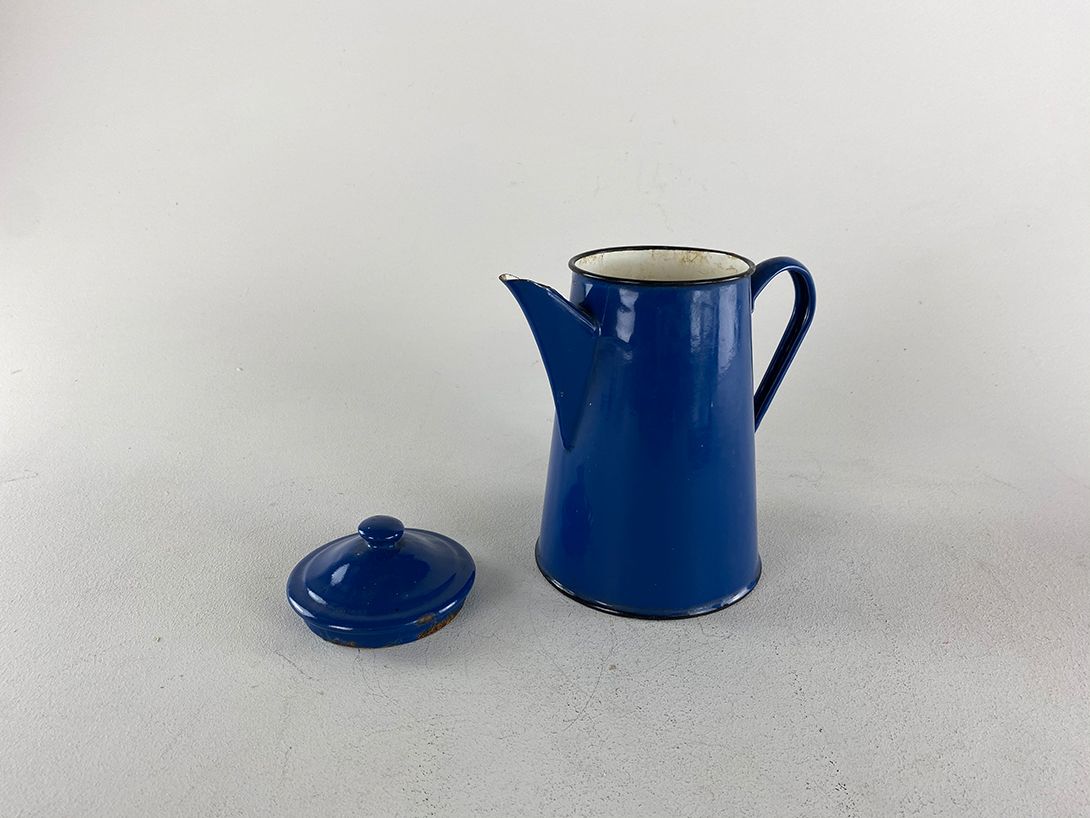 Foto Blue Enamel Coffee Pot