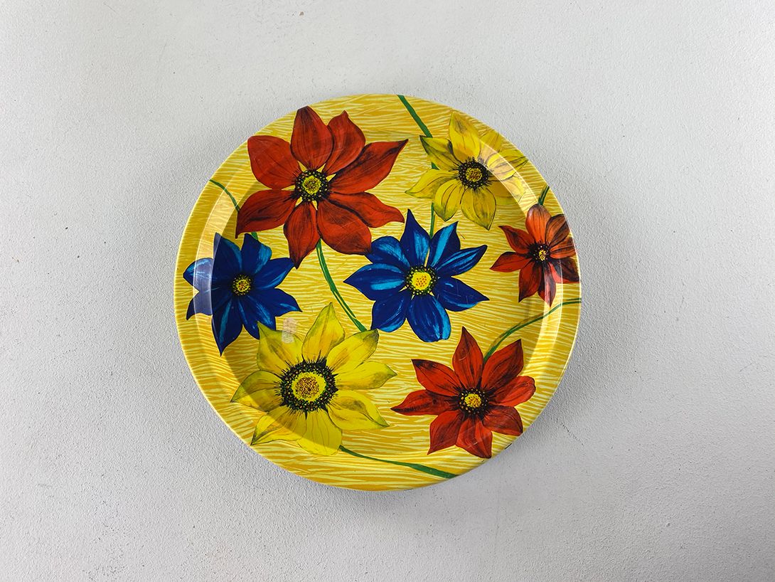 Foto Yellow Flowered Plate