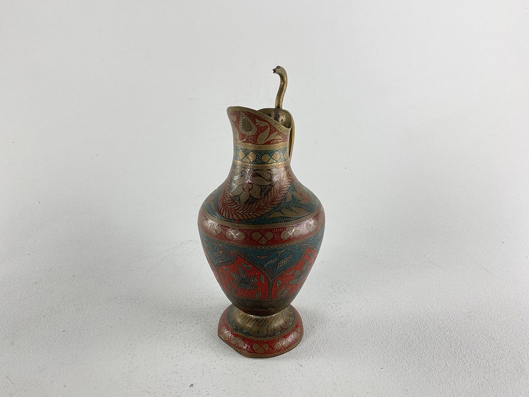 Foto Colorful Oriental Jug with Snake Handle h26