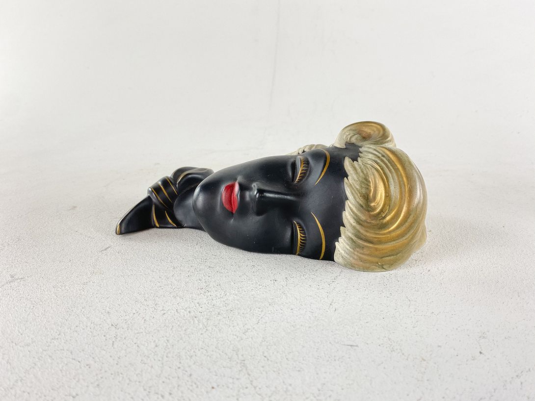 Foto Woman German Wall Mask 50s
