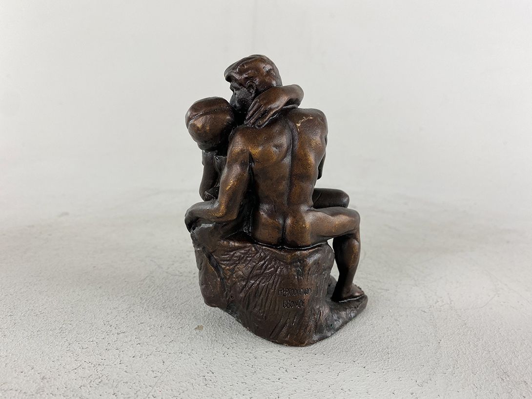 Foto Lovers Kiss Bronze