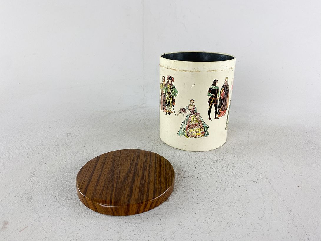 Foto Lutti Box with Fancy People