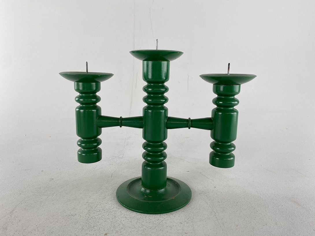 Foto Green Wooden Candle Holder