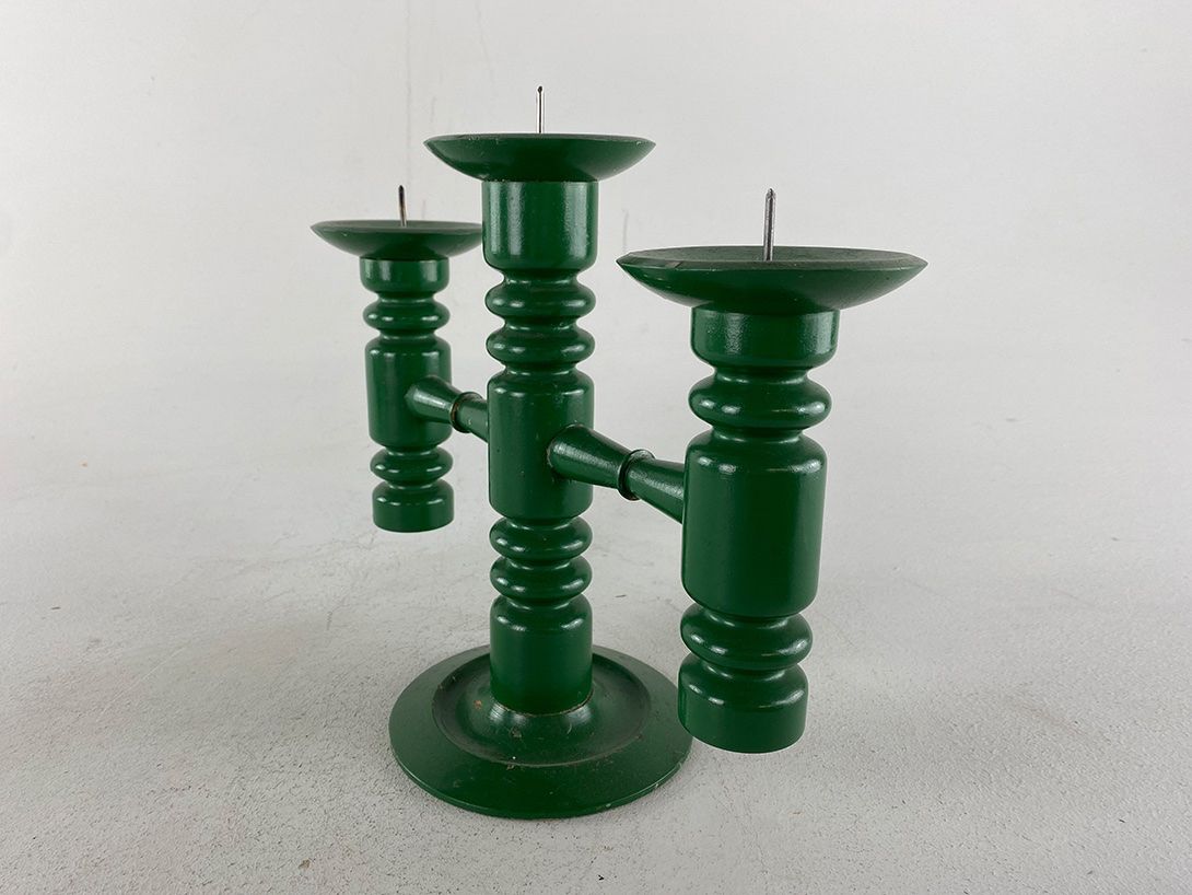 Foto Green Wooden Candle Holder
