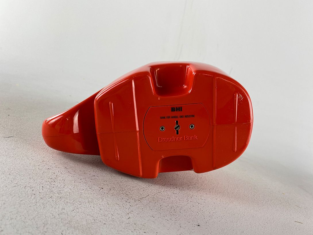 Foto Red Elephant Piggy Bank