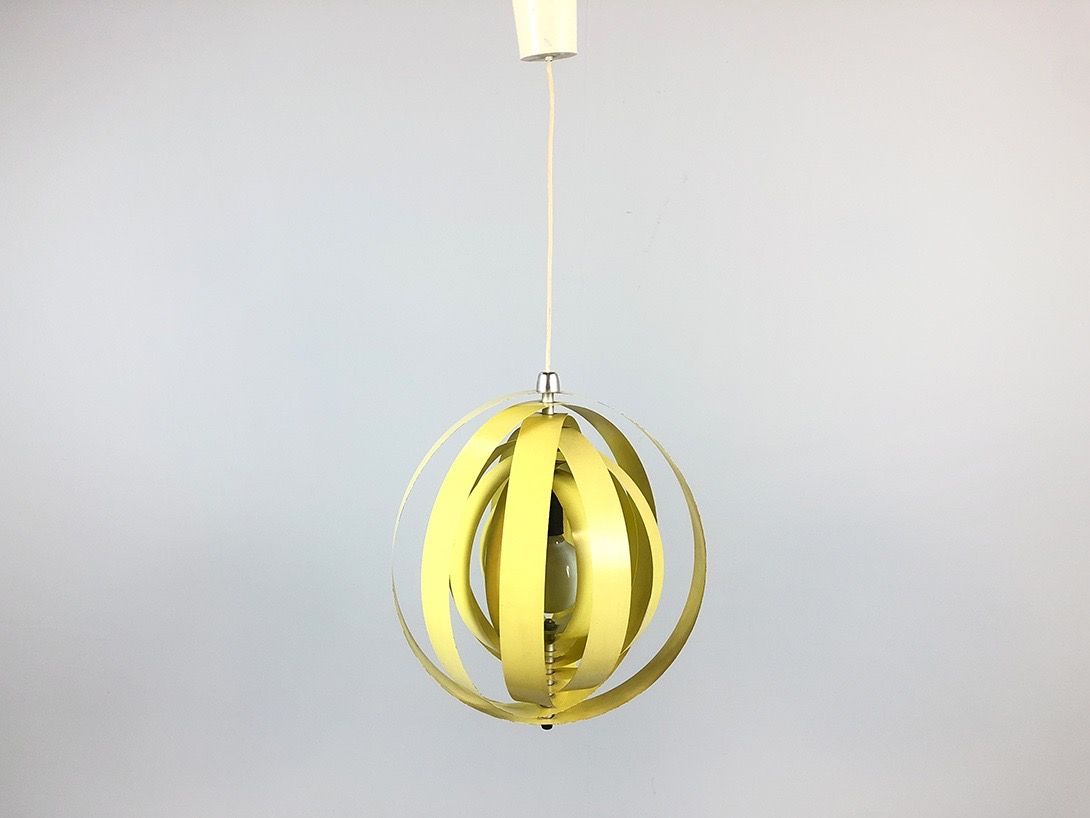 Foto Yellow Moon Lamp Panton ø44