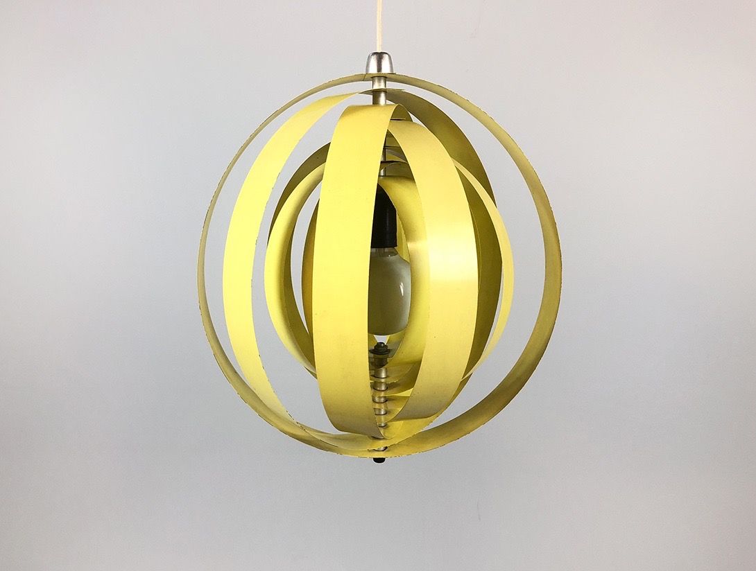 Foto Yellow Moon Lamp Panton ø44
