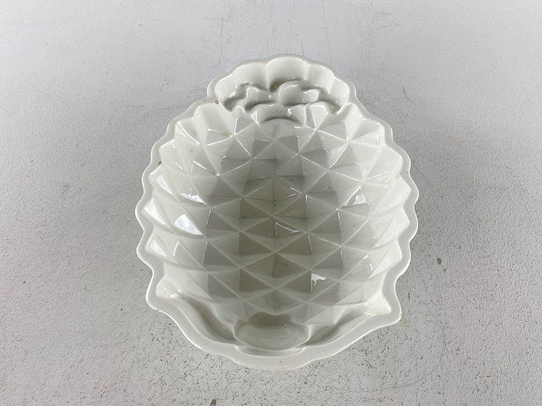 Foto White Porcelain Pineapple Bowl