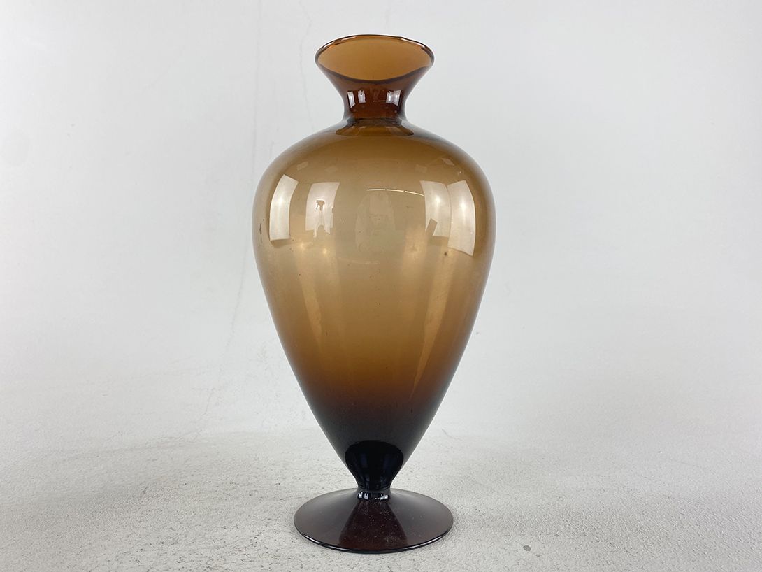 Foto Curved Brown Glass Vase h25
