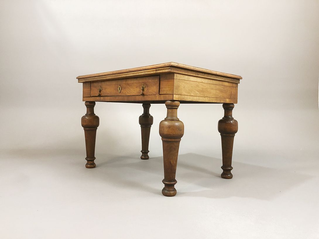 Foto Inlayed Biedermeier Table h69x100x69