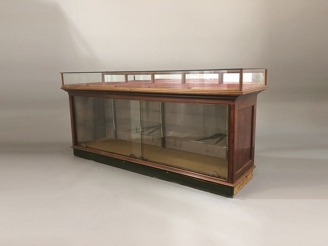 Foto Wood and Glass Shop Counter Berlin-Reinickendorf