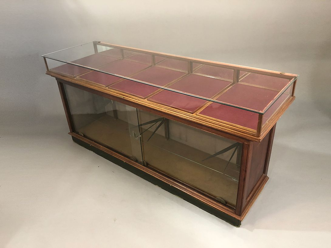 Foto Wood and Glass Shop Counter Berlin-Reinickendorf
