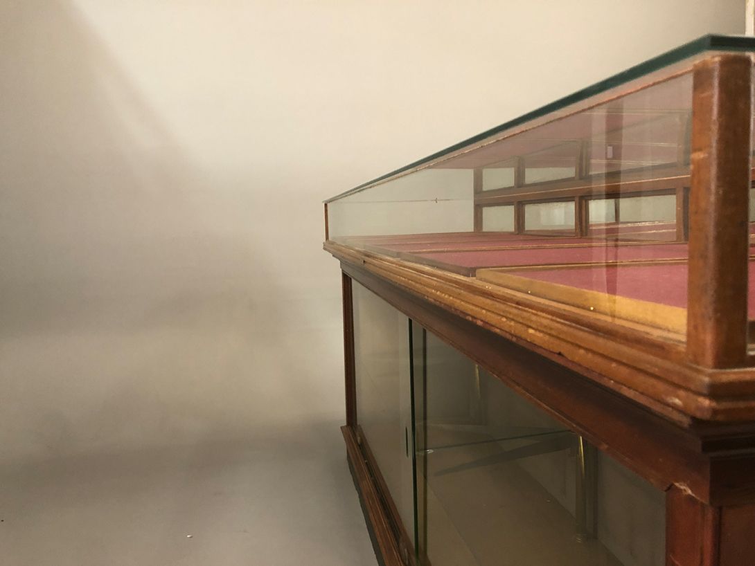 Foto Wood and Glass Shop Counter Berlin-Reinickendorf