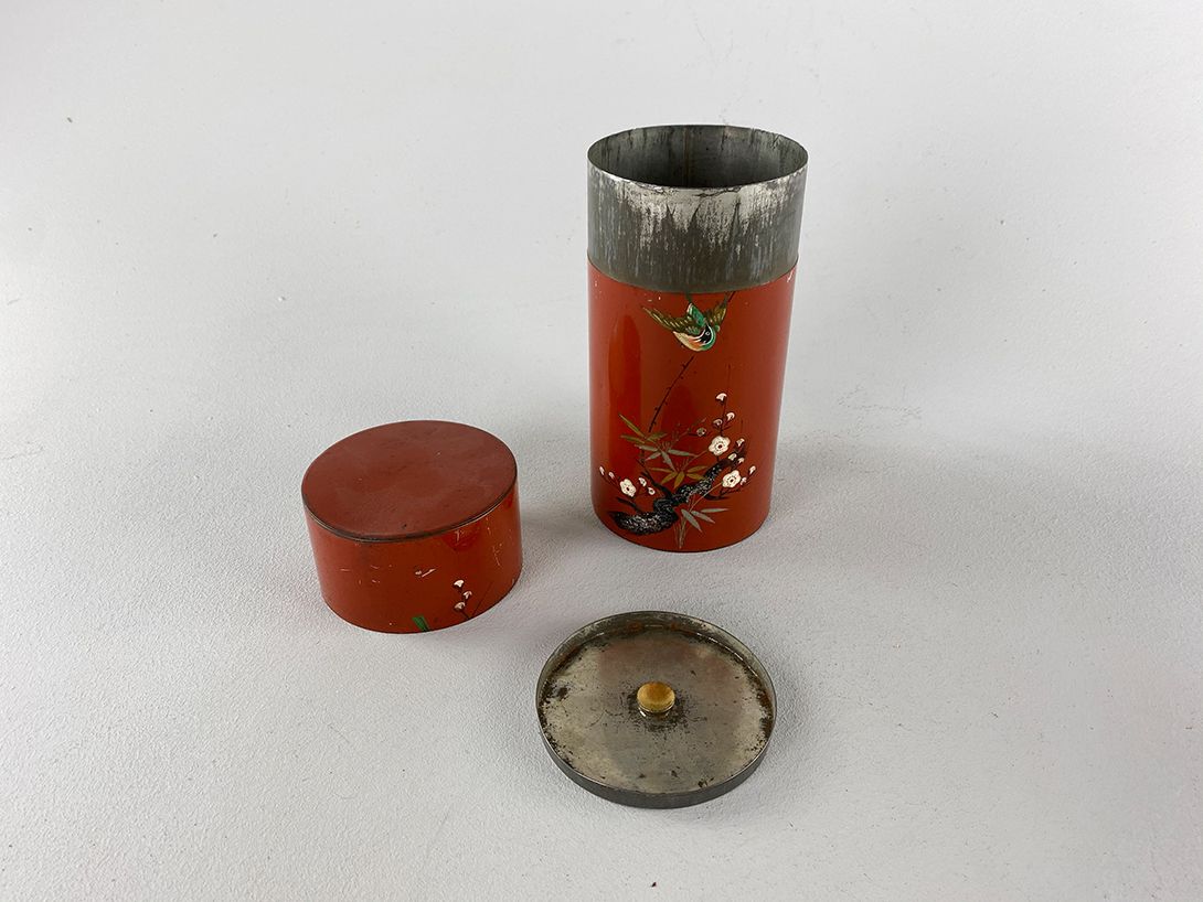 Foto Handpainted Red Metal Tin