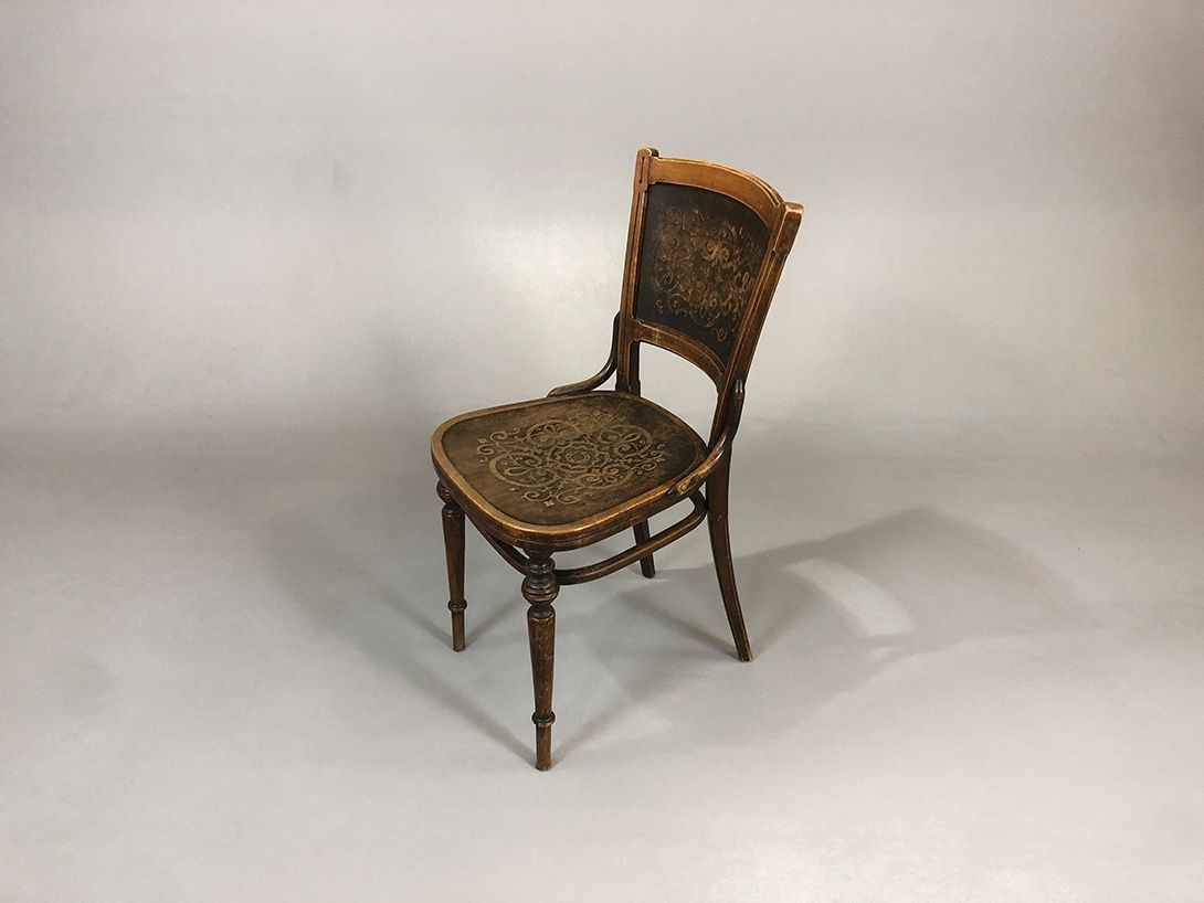 Foto Wood Embossed Inlayed Dining Chair Weimar 1890
