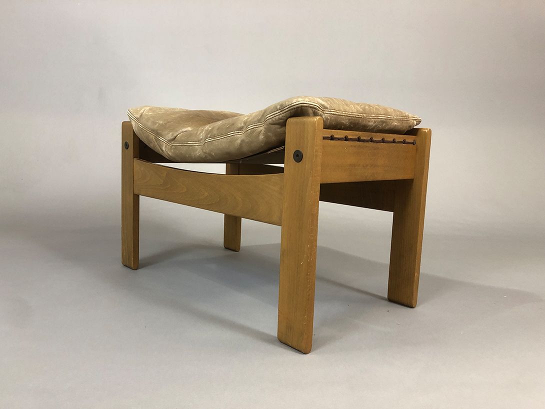 Foto Wooden Foot Stool Leather Upholstery