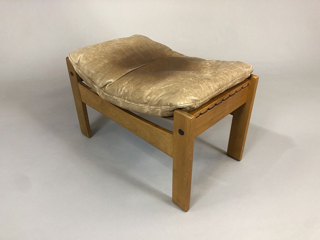 Foto Wooden Foot Stool Leather Upholstery