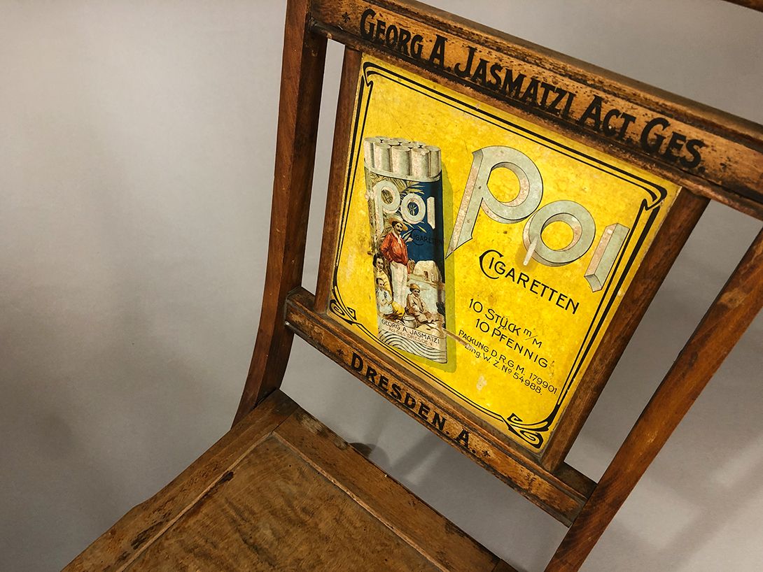 Foto Antique Folding Chair Pol Cigaretten