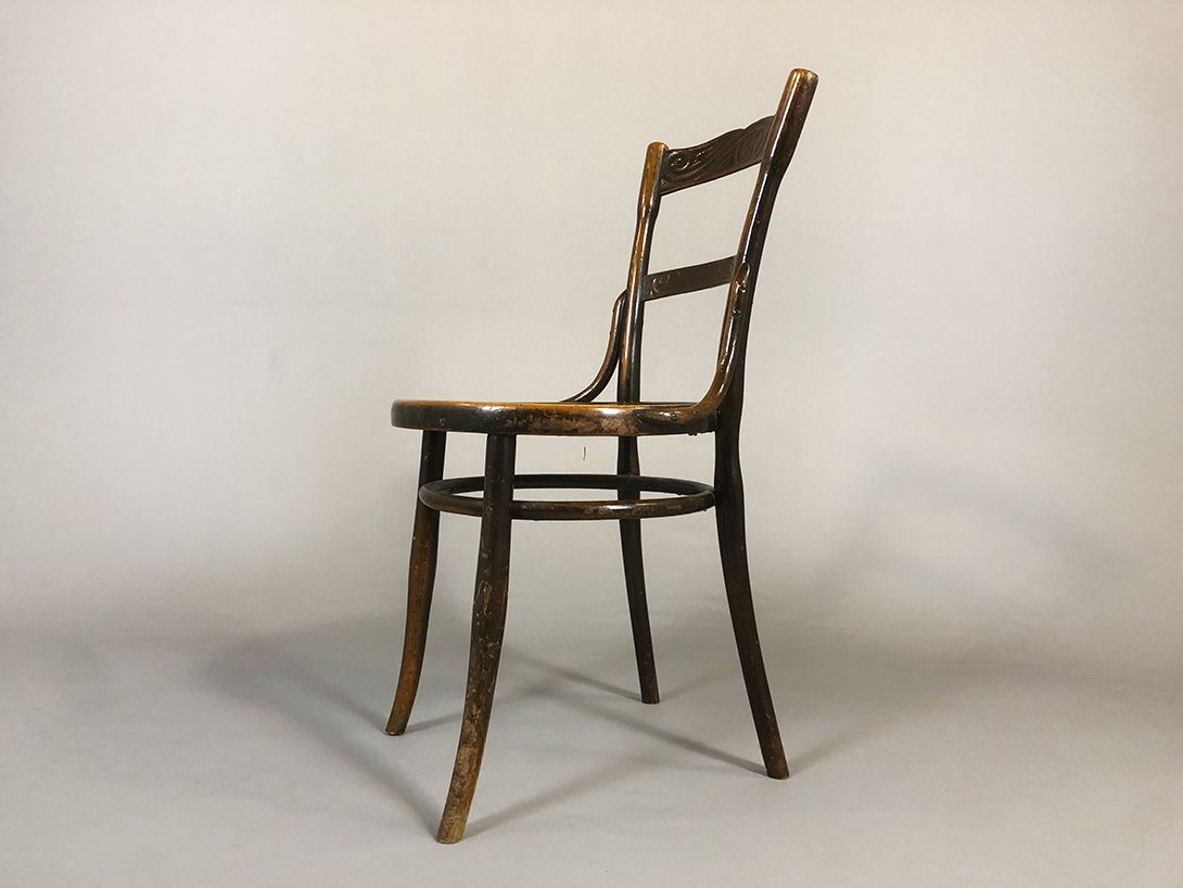 Foto Classic Wooden Embossed Inlayed Chair Potsdam 1890
