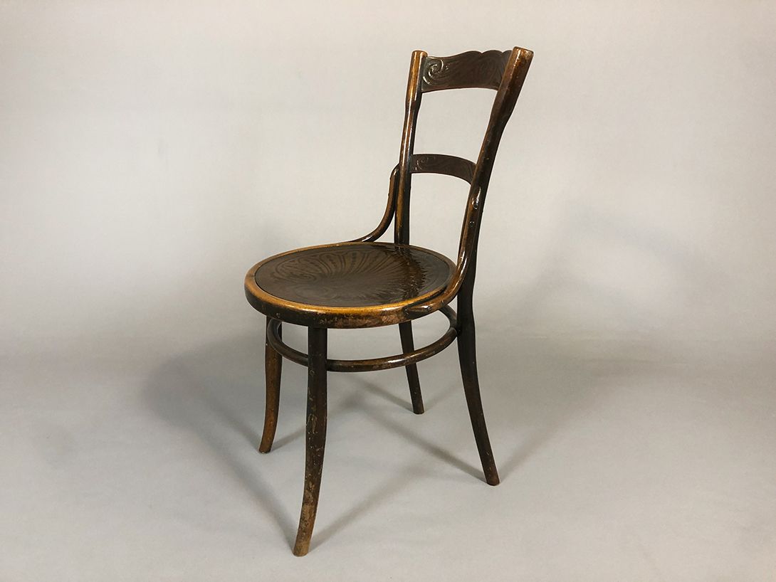 Foto Classic Wooden Embossed Inlayed Chair Potsdam 1890