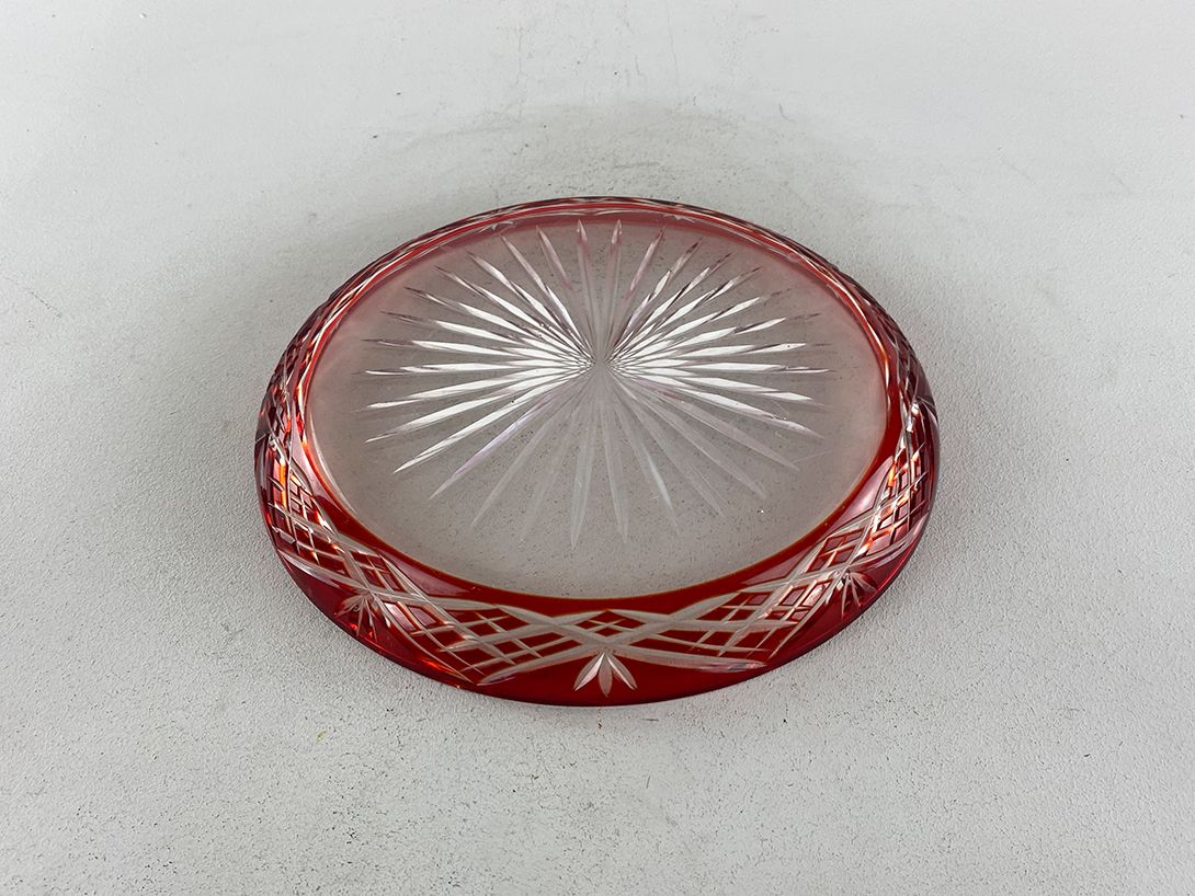 Foto Big Glass Plate with Red Rim