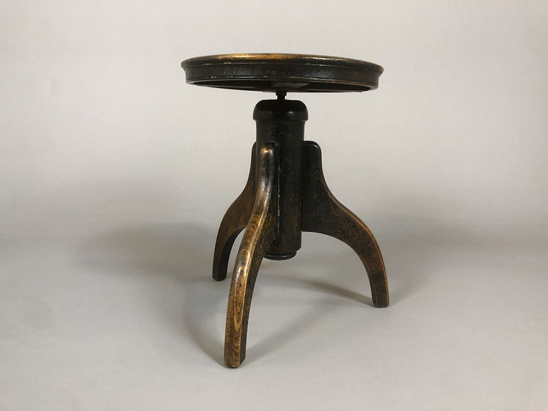 Foto Wooden Stool