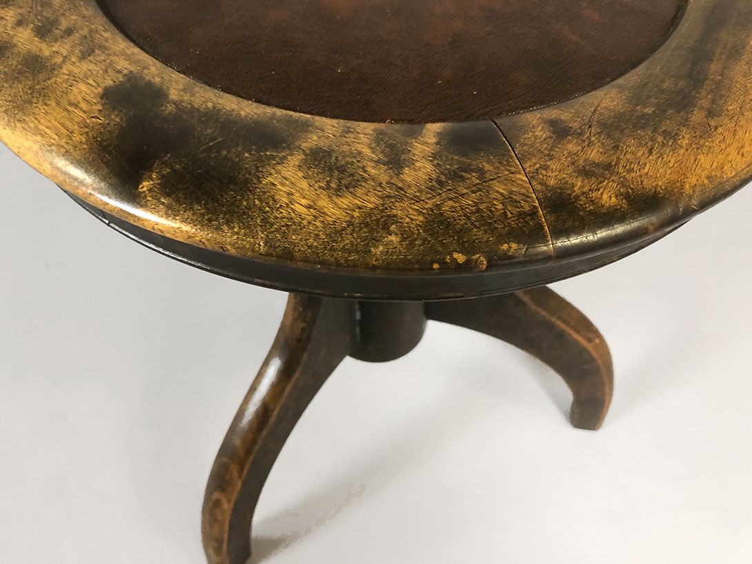 Foto Wooden Stool
