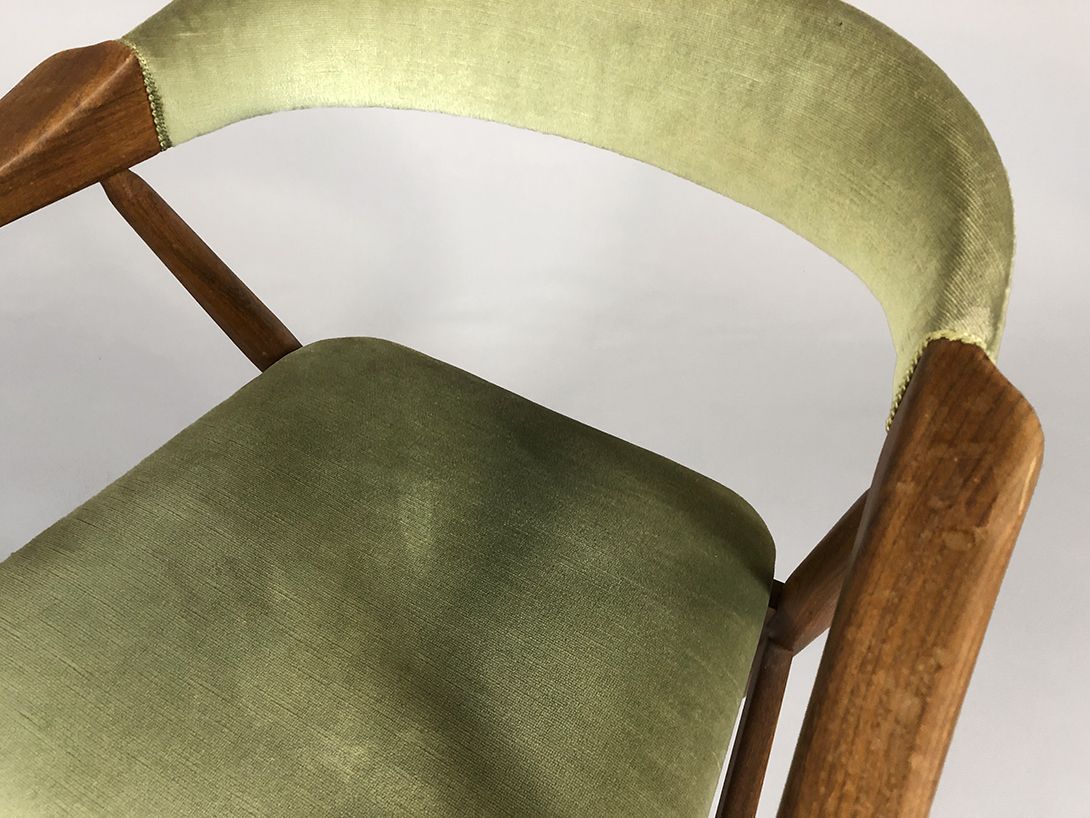 Foto Armchair with Green Velvet Upholstery