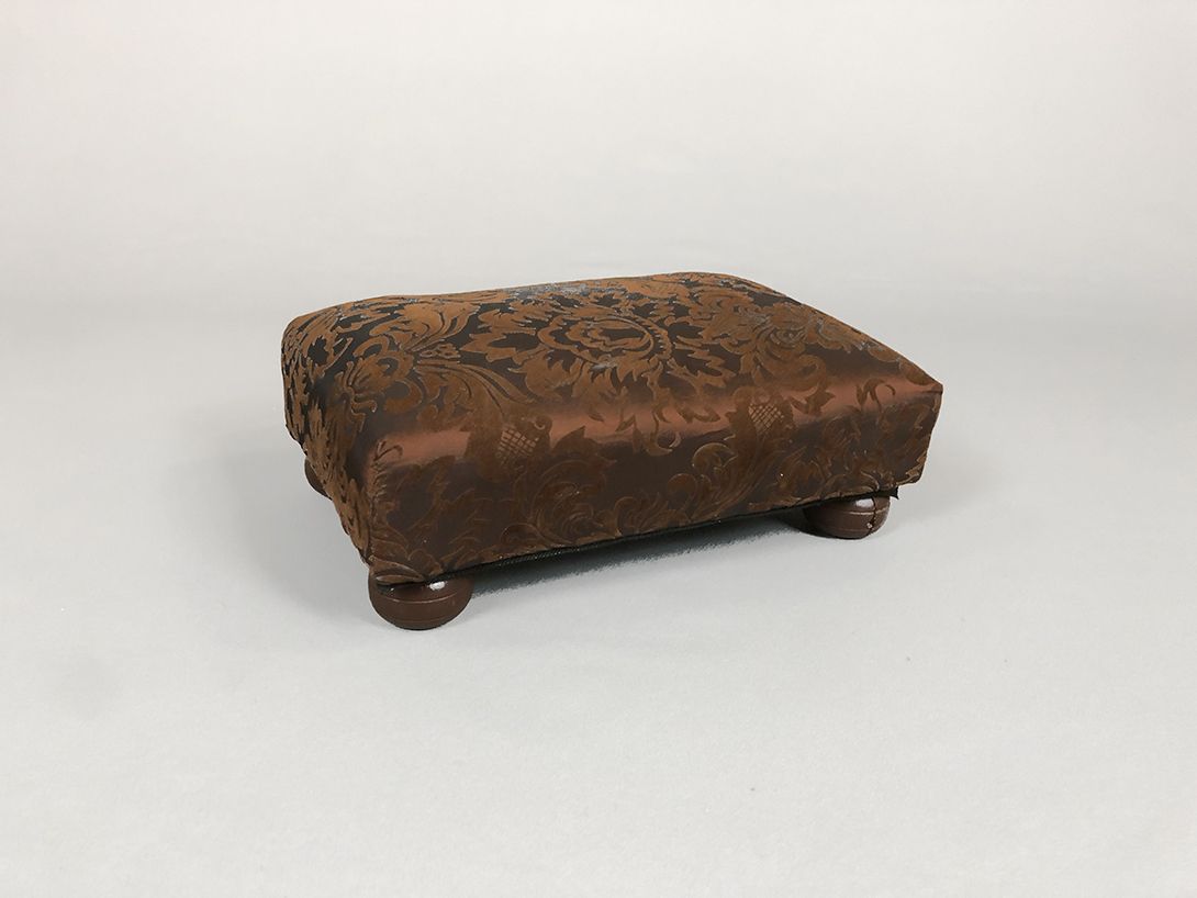 Foto Ottoman Brown with Ornaments