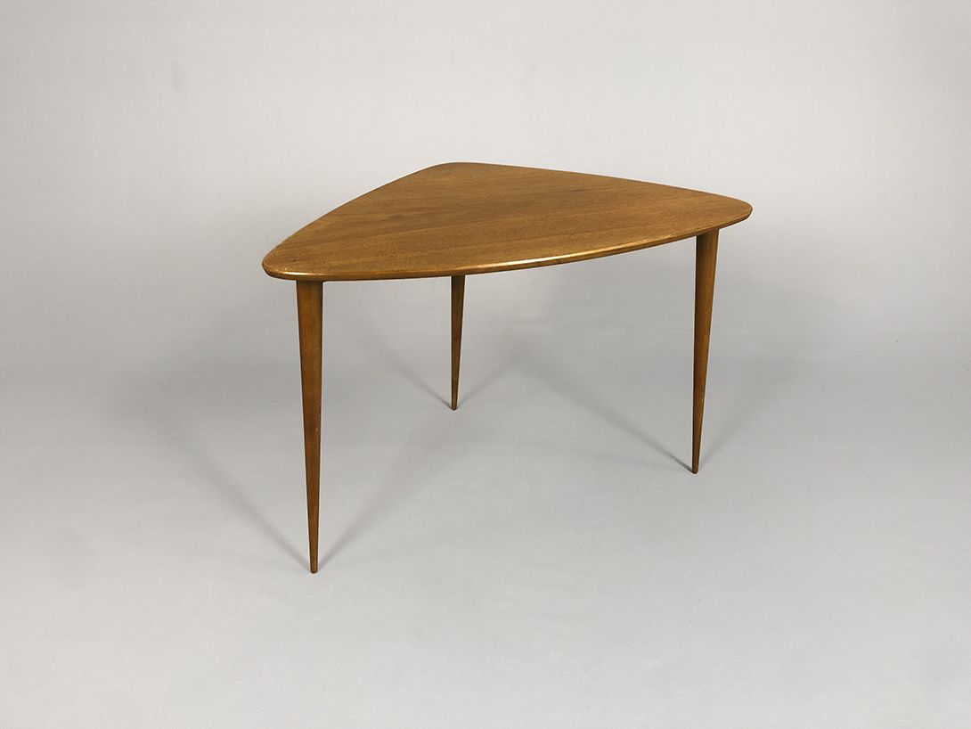 Foto Set of Two Nesting Tables h54x76x48