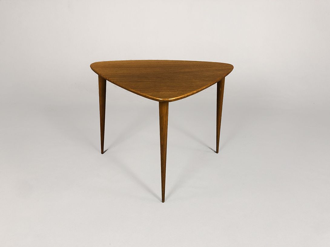 Foto Set of Two Nesting Tables h54x76x48