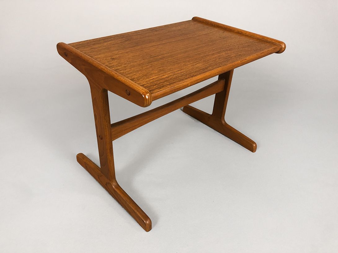 Foto Set of Two Teak Nesting Tables H47x63x41
