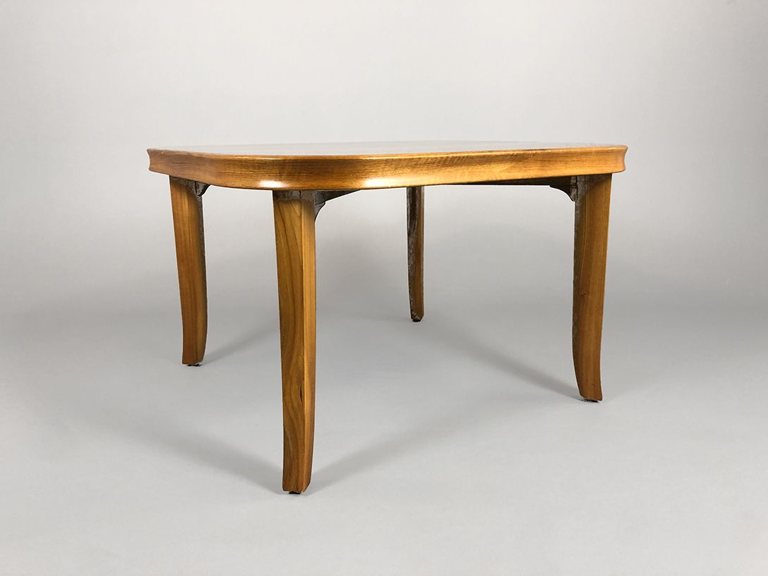 Foto Wooden Square Table with Rounded Edges h68x105x105