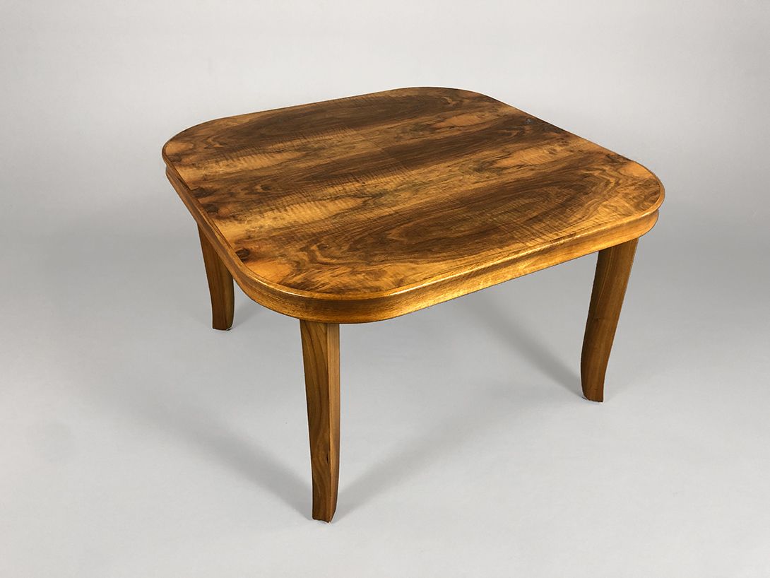 Foto Wooden Square Table with Rounded Edges h68x105x105