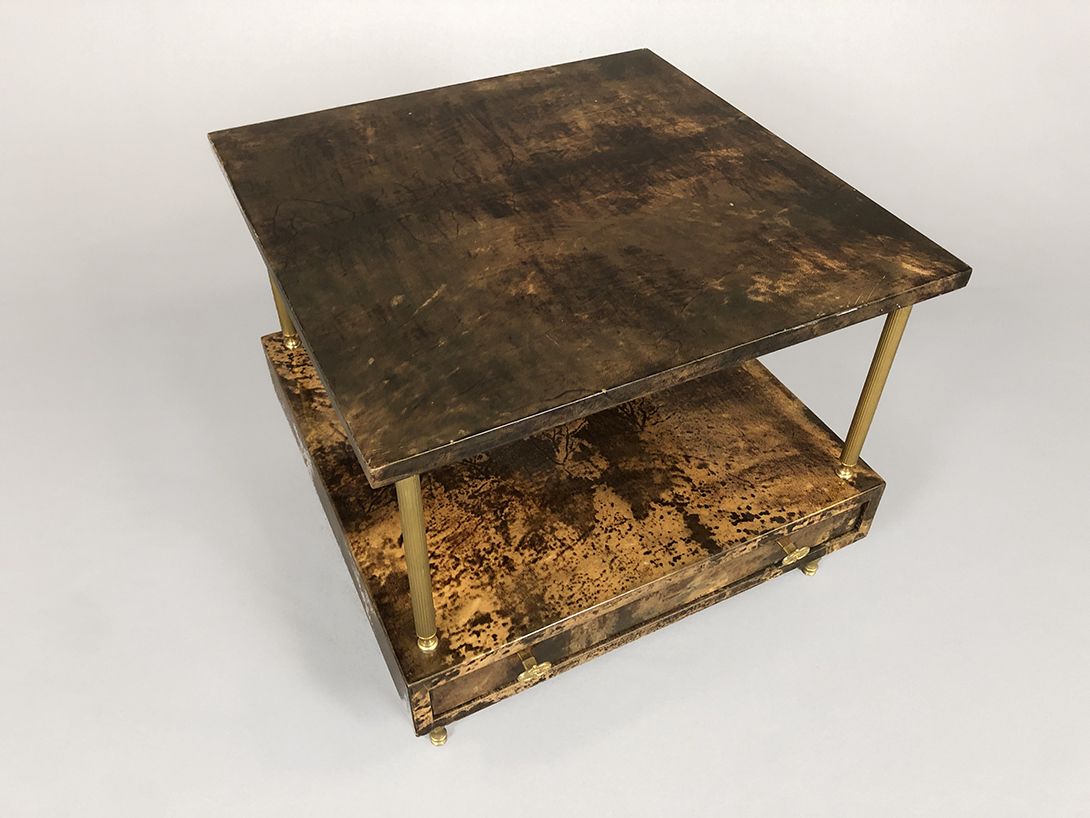 Foto Aldo Tura Goatskin Side Table with Drawer h50x60x60
