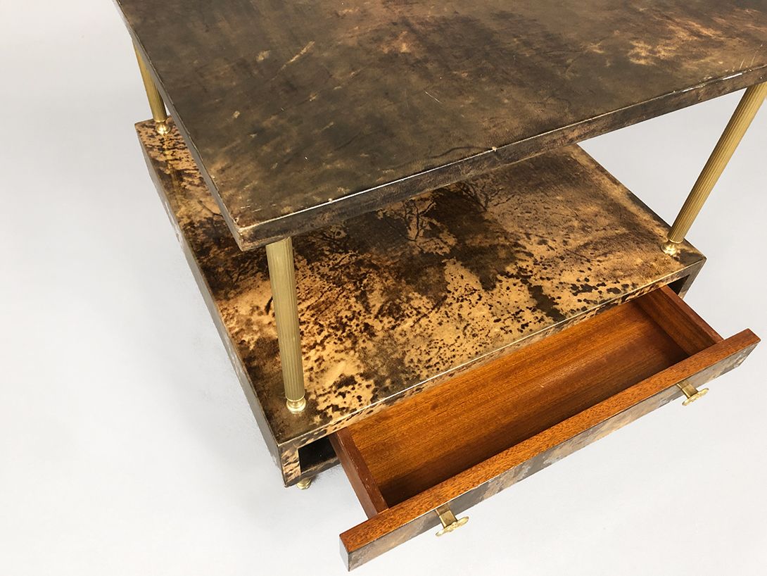 Foto Aldo Tura Goatskin Side Table with Drawer h50x60x60