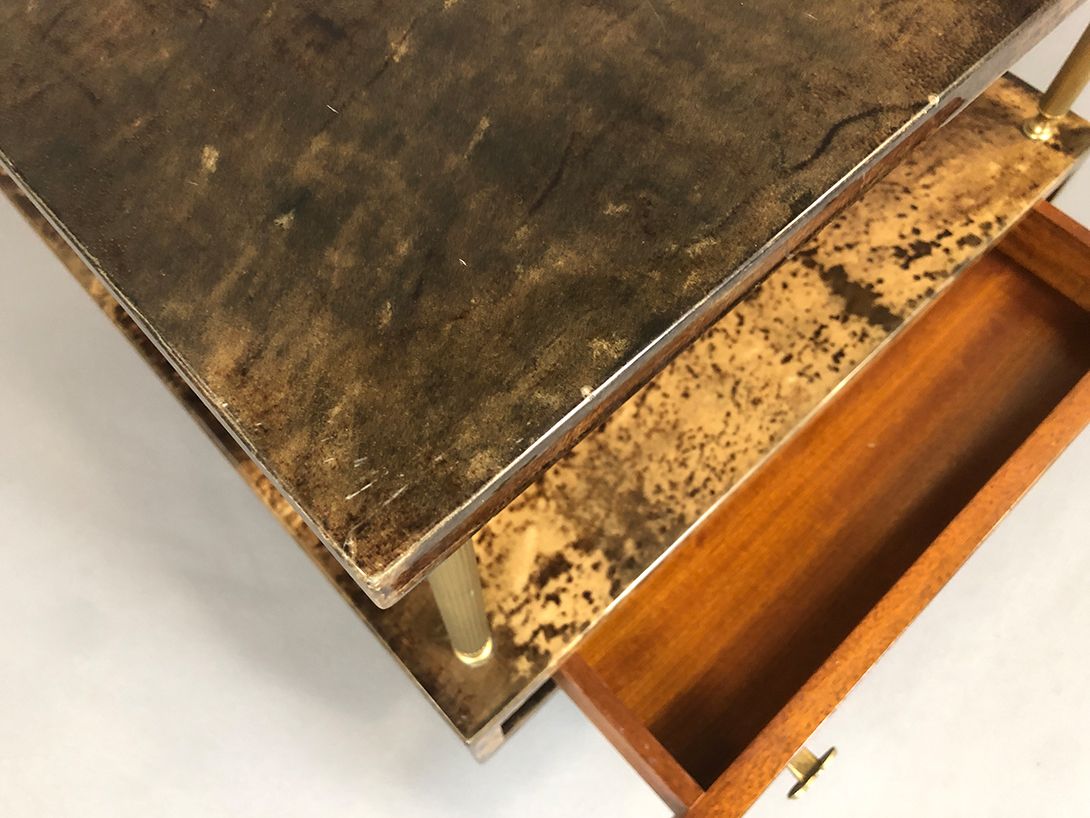 Foto Aldo Tura Goatskin Side Table with Drawer h50x60x60