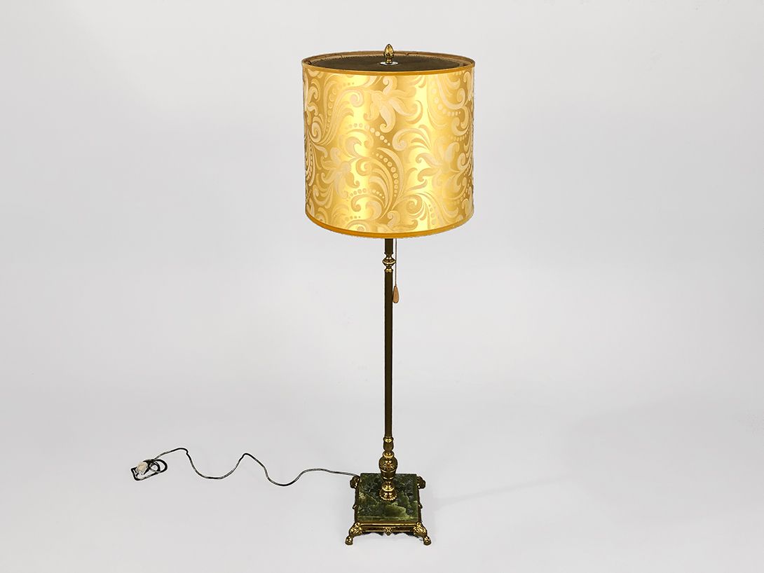 Foto Floor Lamp with Golden Ornate Shade and Brass and Marble Stand h165 F2
