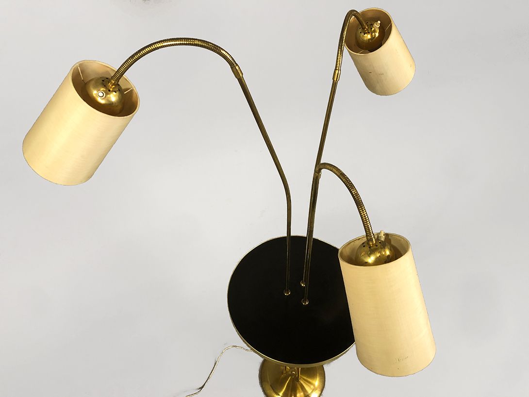 Foto Floor Lamp with 3 Arms and Integrated Shelf h150 B1