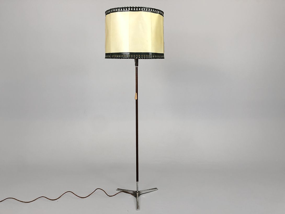 Foto Champagne Floor Lamp with Black Stand and Pull Switch h160 G1