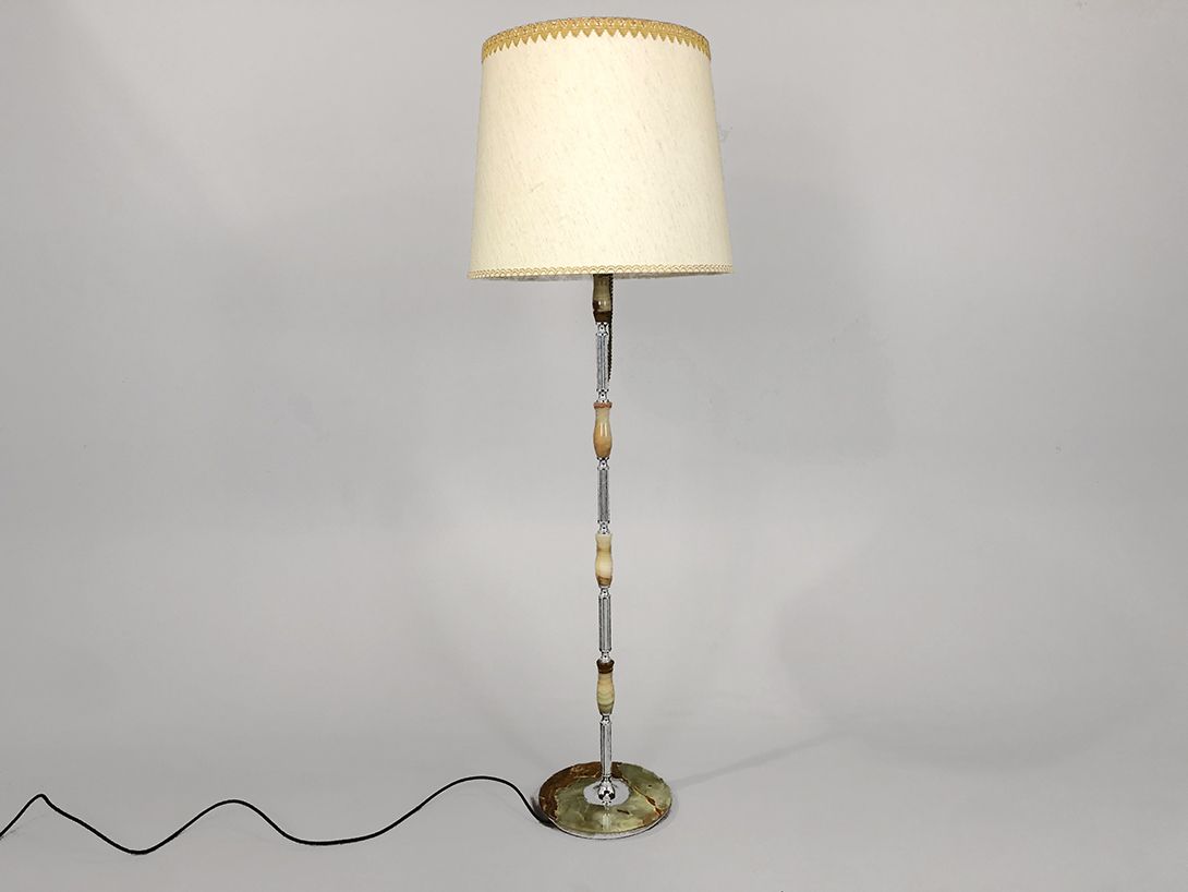 Foto Floor Lamp with Wood and Metal Stand h163