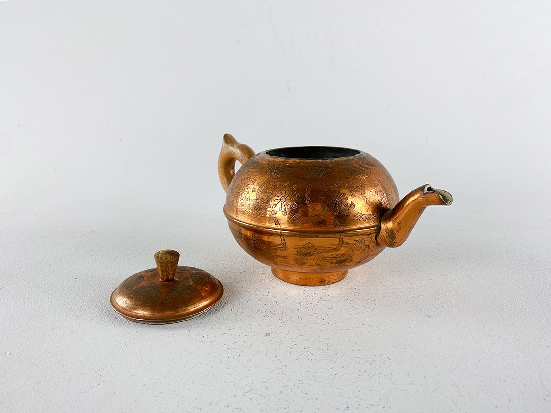 Foto Copper Detailed Teapot //