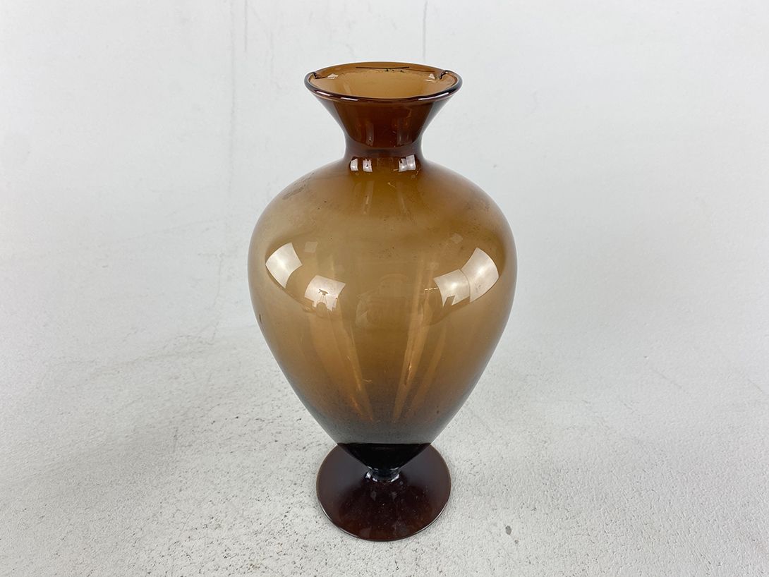 Foto Curved Brown Glass Vase h25
