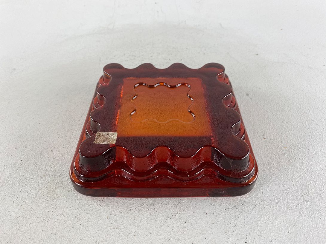Foto Red Glass Ashtray