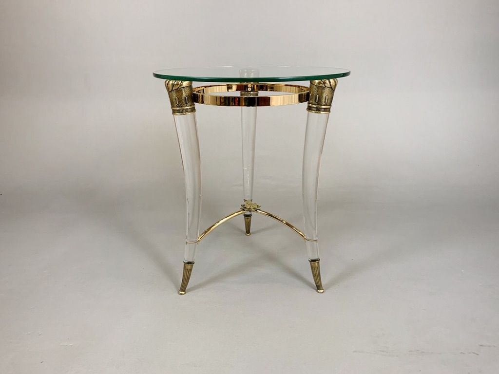 Foto Exotic Glass Horn Side Table France 1970 h66x65