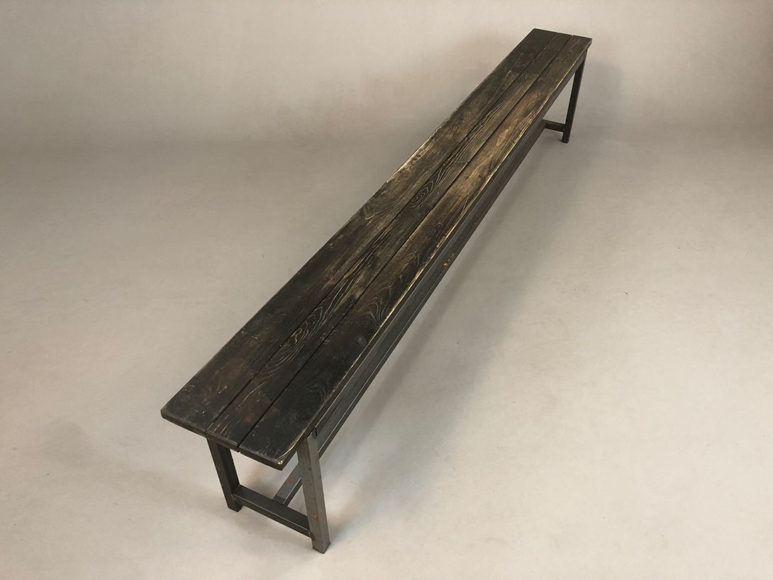 Foto Industrial Arts and Crafts Bench Hamburg 2017 240cm